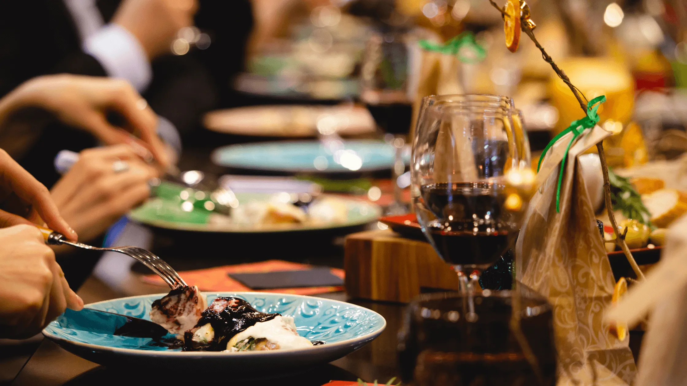 10 Budget-friendly and Halal Spots for Students in UK