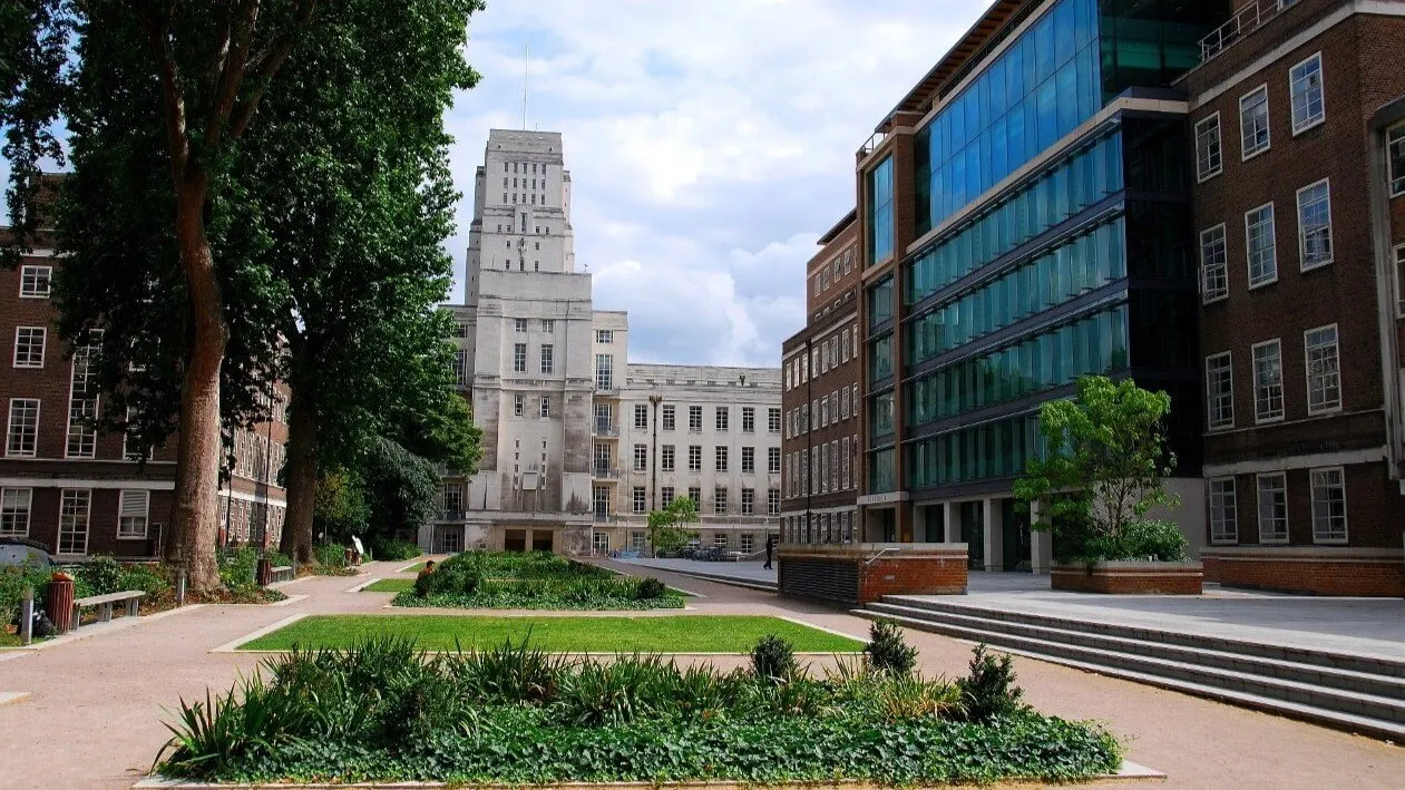 Bloomsbury Institute London – Free Laptops for Students